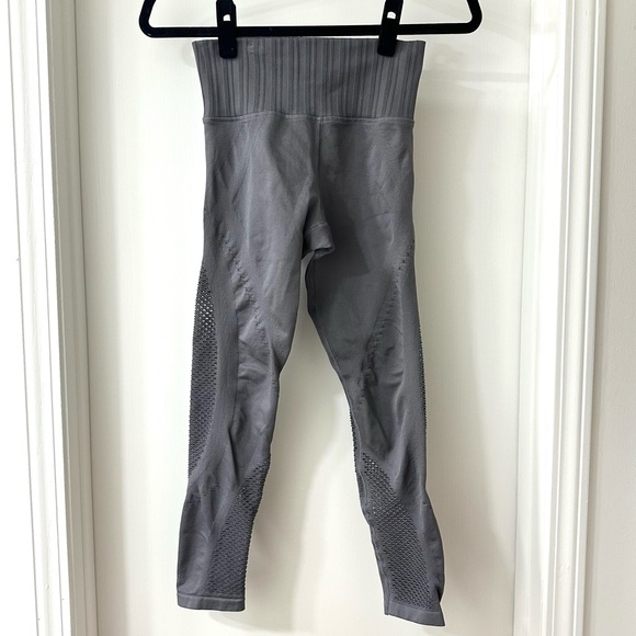Athleta Pants - Athleta Gray Halasana Seamless Mesh 7/8 Tight Leggings, Ribbed Waistband, Size S